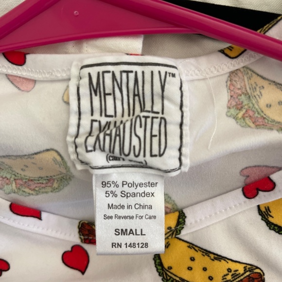 2 very soft graphic tees - Picture 4 of 6